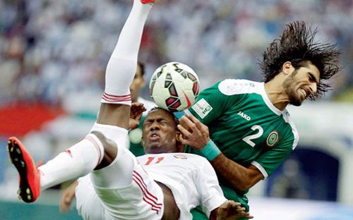  ĐT UAE (áo trắng) thắng sát nút trong trận tranh HCĐ của ASIAN Cup. (Ảnh: Getty)