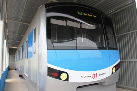 Mô hình tàu điện ngầm tuyến metro số 1 đang được trưng bày tại công trường ở quận 9 - TPHCM.