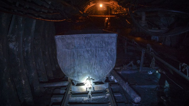  Bên trong hầm mỏ Zasyadko, nơi đã có hàng trăm người thiệt mạng trong các vụ tai nạn - Ảnh: RIA Novosti
