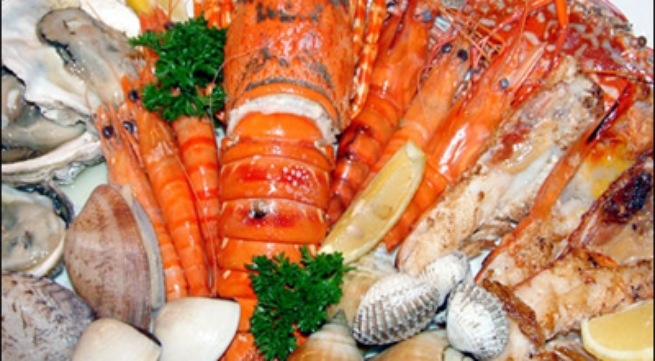  Khi uống thuốc thanh nhiệt giải độc trị các chứng dị ứng cần tránh ăn đồ biển.