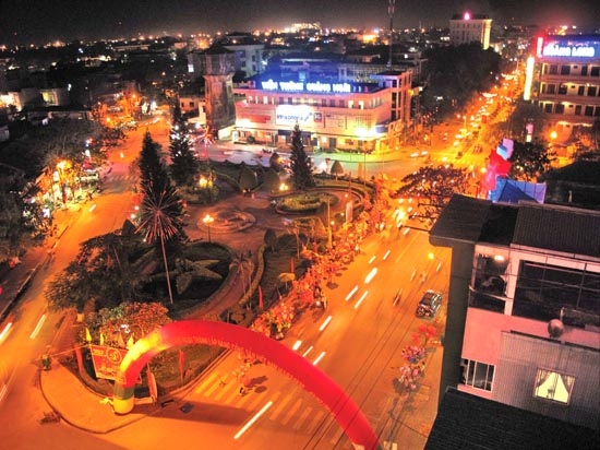 Trong 10 năm qua, diện mạo thành phố Quảng Ngãi -trung tâm kinh tế - chính trị - văn hóa của tỉnh thay đổi nhanh chóng.