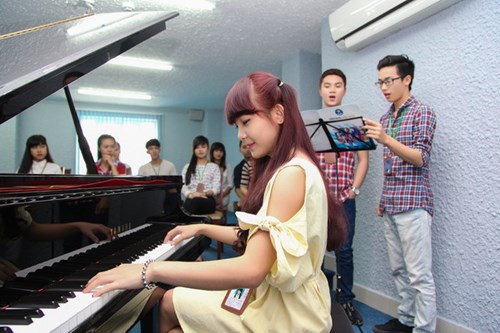 Sinh viên khoa Piano của D(H Văn Hiến