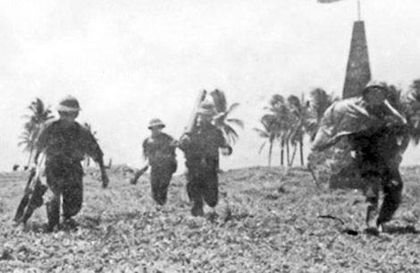 Bộ đội đặc công giải phóng đảo Song Tử Tây. Ảnh: Tư liệu lịch sử