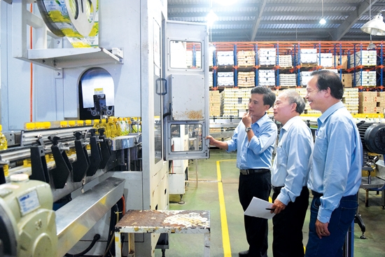 Kiểm tra công tác ATVSLĐ – PCCN tại Nhà máy nước khoáng Thạch Bích thuộc Công ty CP Đường Quảng Ngãi.