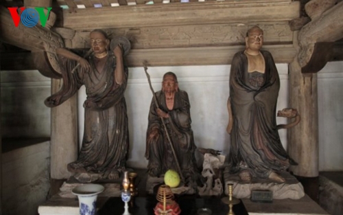 Các pho tượng Phật giáo chùa Tây Phương được công nhận là Bảo vật Quốc gia