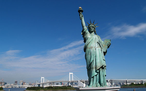 Tượng Nữ thần tự do được xem là biểu tượng của nước Mỹ.
