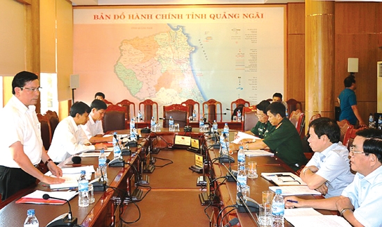 Phó Bí thư Tỉnh ủy Trần Văn Minh phát biểu tại cuộc họp.                                      Ảnh: BÁ SƠN