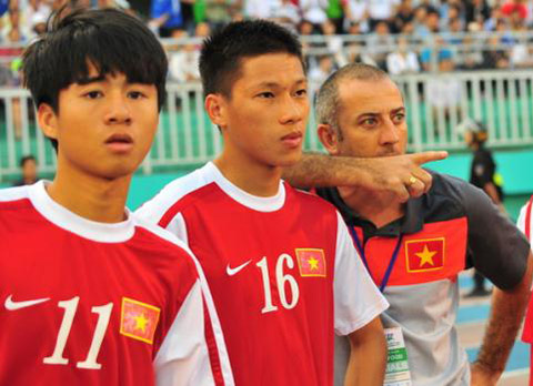  Thanh Hậu (trái) sẽ là một trong số những cầu thủ U19 Việt Nam được kỳ vọng