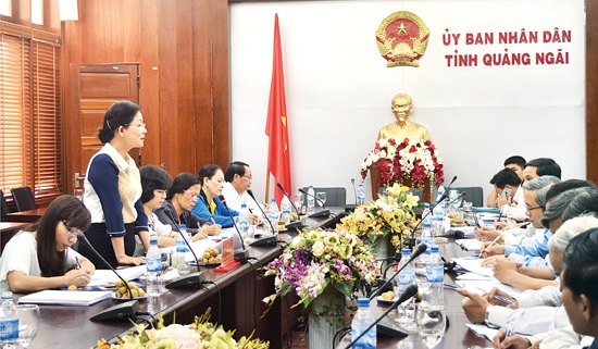 Phó Chủ tịch Trung ương Hội LHPN Việt Nam Trần Thị Hương phát biểu tại buổi làm việc.