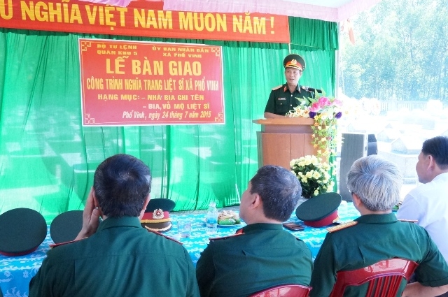 Thiếu tướng Trần Quang Phương- Chính ủy QK5 phát biểu tại buổi lễ bàn giao công trình