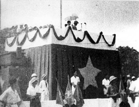 Ngày 2/9/1945, tại Quảng trường Ba Đình (Hà Nội), Chủ tịch Hồ Chí Minh trịnh trọng đọc Tuyên ngôn Độc lập, khai sinh nước Việt Nam Dân chủ Cộng hòa. Ảnh: Tư liệu -TTXVN