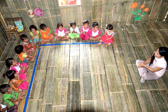 Lớp học tạm ở thôn Trà Kem, xã Trà Xinh.