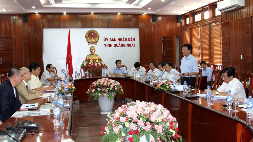 Phó Bí thư Tỉnh ủy, Chủ tịch HĐND tỉnh Trần Ngọc Căng phát biểu tại cuộc họp.