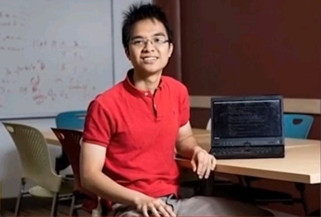 Bùi Gia Khuyến, sinh viên Việt Nam vừa giành giải cuộc thi viết luận Global Peter Drucker Challenge 2015. Ảnh: Tufts.edu