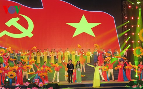 Chương trình nghệ thuật chào mừng Tuần “Đại đoàn kết các dân tộc - Di sản văn hóa Việt Nam” năm 2015.