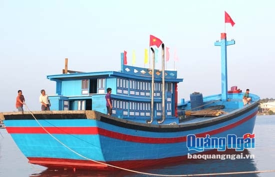  Chiếc tàu cá công suất 765 CV của ngư dân Nguyễn Sáu (Phổ Thạnh, Đức Phổ) vay thêm 4,4 tỷ đồng từ  Agribank  theo Nghị định 67 để đầu tư đóng mới.