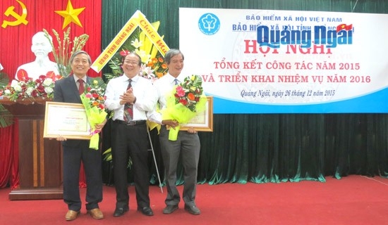 Các cá nhân được nhận kỷ niệm chương của BHXH Việt Nam
