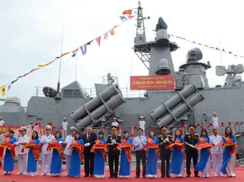 Tổng công ty Ba Son bàn giao hai tàu tên lửa cho Quân chủng Hải quân. Ảnh: qdnd.