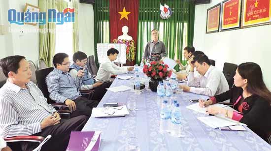 Quang cảnh họp bàn kế hoạch tổ chức Hội báo Xuân Bính Thân năm 2016.