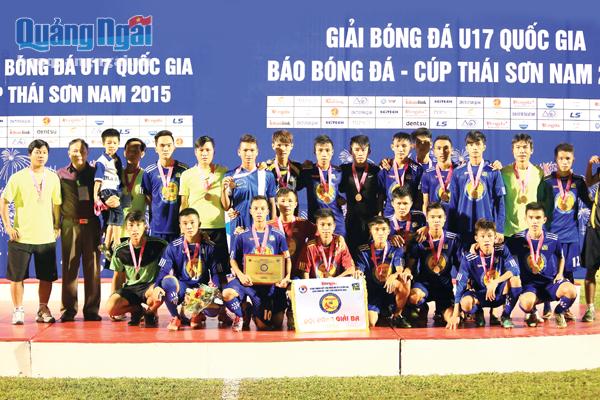 U17 Quảng Ngãi giành Huy chương Đồng tại Giải U17 Quốc gia, Báo Bóng đá - Cúp Thái Sơn Nam năm 2015.
