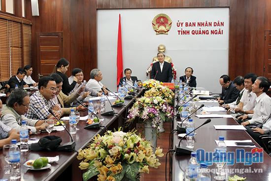 Phó Chủ tịch Thường trực UBND tỉnh Lê Quang Thích phát biểu tại họp báo