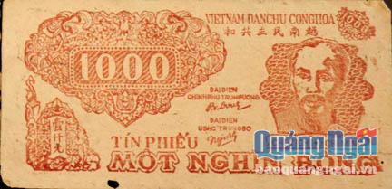  Tờ  “Tín phiếu kháng chiến” được in và phát hành theo chỉ đạo của đồng chí Phạm Văn Đồng.