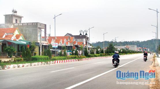 Con đường phía đông mở rộng là điều kiện thuận lợi cho thành phố Quảng Ngãi phát triển về phía biển.