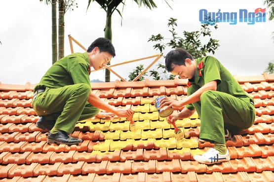 Những ngôi nhà mái ngói có hình sao vàng tại Làng Thanh niên lập nghiệp Sơn Bua (Sơn Tây).