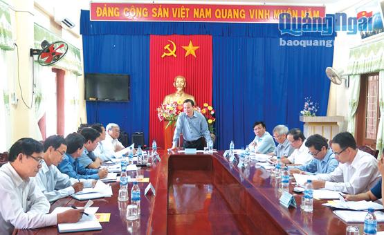 Phó Trưởng Ban Dân vận Trung ương Nguyễn Lam phát biểu tại buổi làm việc.                         Ảnh: T.THUẬN