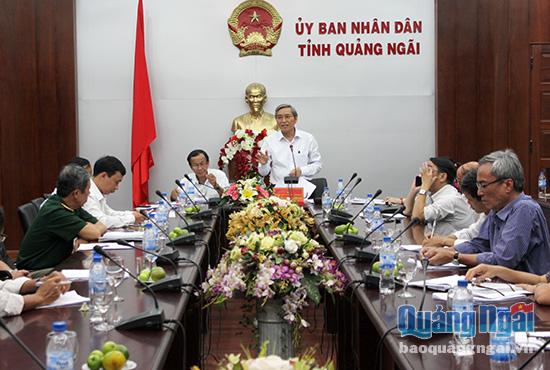 Phó Chủ tịch Thường trực UBND tỉnh Lê Quang Thích phát biểu tại buổi họp báo