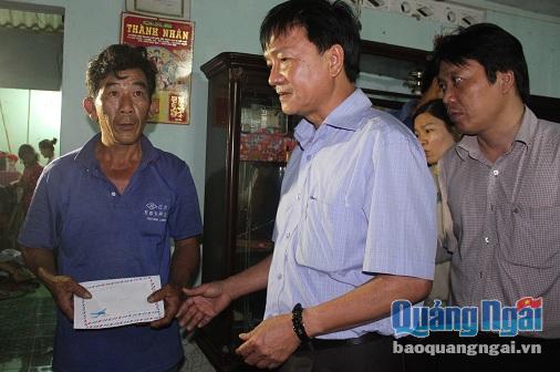 Đồng chí Trần Ngọc Căng động viên, hỗ trợ khẩn cấp cho gia đình em Cao Ngọc Vũ- 1 trong 9 học sinh tử nạn do đuối nước