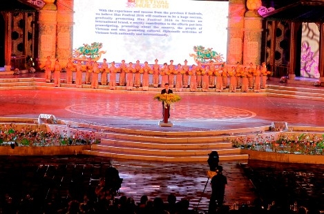 Phó Thủ tướng Phạm Bình Minh phát biểu tại Khai mạc Festival Huế năm 2016. Ảnh: VGP/Thế Phong
