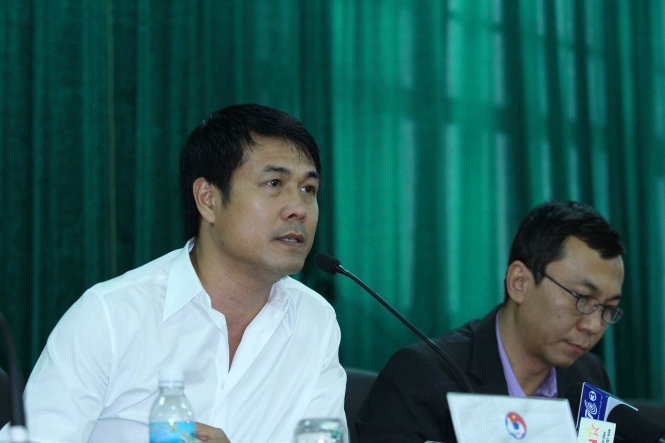  HLV Nguyễn Hữu Thắng trong buổi họp báo chiều 18-5 tại Hà Nội. Ảnh: Nam Khánh