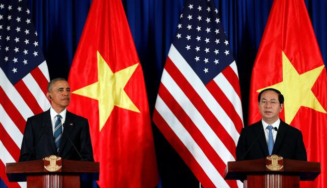 Chủ tịch nước Trần Đại Quang và Tổng thống Barack Obama chủ trì họp báo (Ảnh: Reuter)