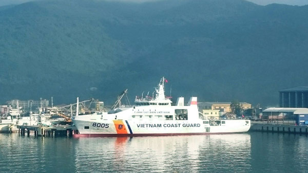 Tàu CSB 8005 đang neo đậu tại cảng của Tổng Công ty đóng tàu Sông Thu. Ảnh CSB