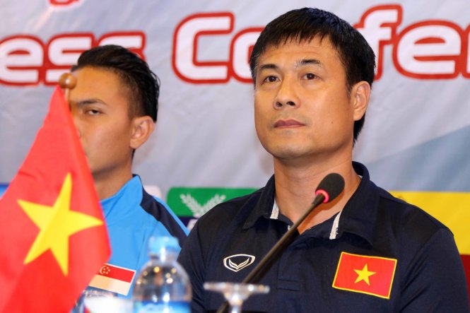 HLV Nguyễn Hữu Thắng trong buổi họp báo trước giải. Ảnh: N.K