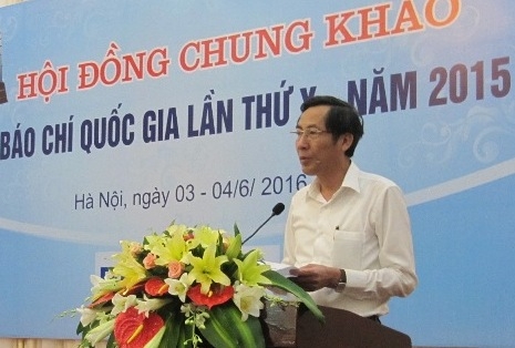 Nhà báo Thuận Hữu, Chủ tịch Hội Nhà báo Việt Nam phát biểu tại buổi làm việc của Hội đồng chung khảo-Ảnh: VGP/Nhật Thy