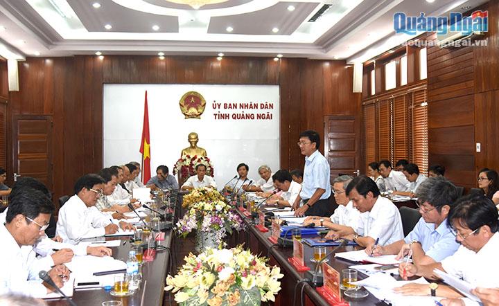 Phó Bí thư Tỉnh ủy, Chủ tịch UBND tỉnh Trần Ngọc Căng phát biểu tại cuộc họp.