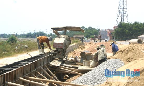Tận dụng nguồn vốn ODA, Quảng Ngãi đã đầu tư nhiều dự án giao thông trên địa bàn.	