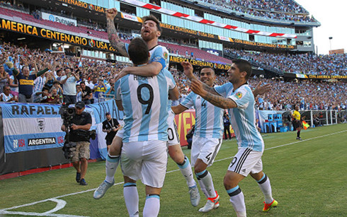 Argentina giành chiến thắng thuyết phục trước Venezuela (Ảnh: Getty).