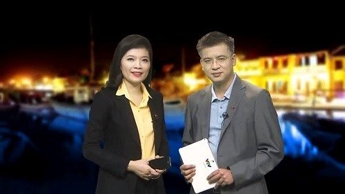 Quang Minh và Diệp Anh rời khỏi bản tin Thời sự 19h để làm chương trình Vấn đề hôm nay.