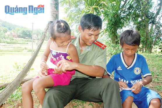 Hai người con chị Phạm Thị Nước coi cán bộ an ninh Phạm Văn Đèo như người anh trong gia đình.