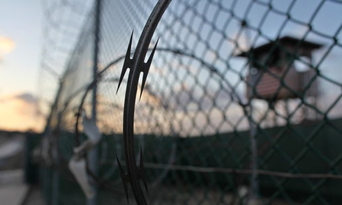 Bên ngoài nhà tù Guantanamo. (ảnh: AP).