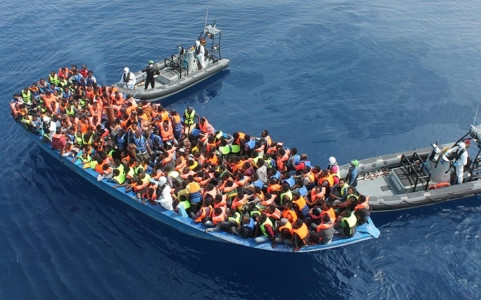 Các nước châu Âu đang vất vả đối phó với vấn nạn người di cư từ Trung Đông sang châu Âu. Ảnh AP