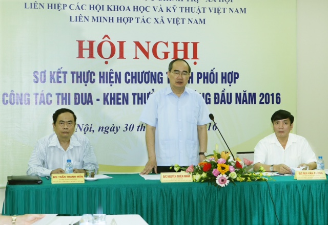 Chủ tịch Ủy ban Trung ương MTTQ Việt Nam Nguyễn Thiện Nhân phát biểu tại Hội nghị. Ảnh: VGP/Văn Dân