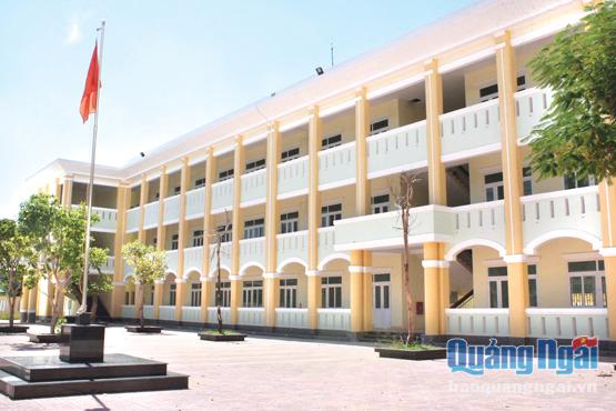 Thành phố Quảng Ngãi tập trung kinh phí xây dựng mới Trường Tiểu học Nguyễn Nghiêm để đưa vào sử dụng trong năm học mới.