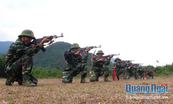 Ban CHQS huyện Trà Bồng phối hợp làm tốt công tác huấn luyện, diễn tập hàng năm.  