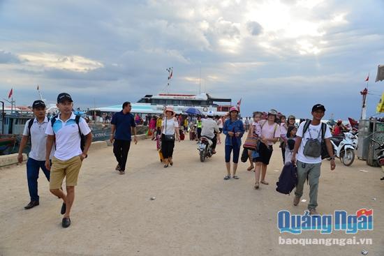 Lượt khách du lịch đến với Quảng Ngãi tăng cao so với cùng kỳ năm trước