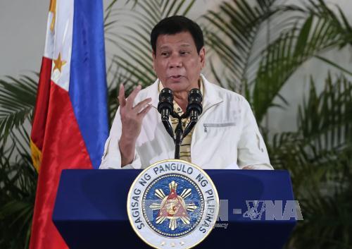 Tổng thống Philippines Rodrigo Duterte trong cuộc họp báo tại Davao trước khi lên đường tới Lào dự Hội nghị cấp cao ASEAN ngày 5/9. Ảnh: AFP/TTXVN