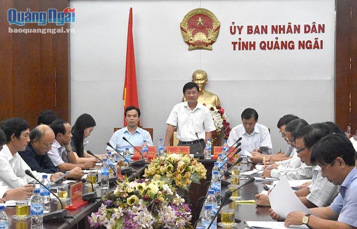 Chủ tịch UBND tỉnh Trần Ngọc Căng phát biểu tại cuộc họp